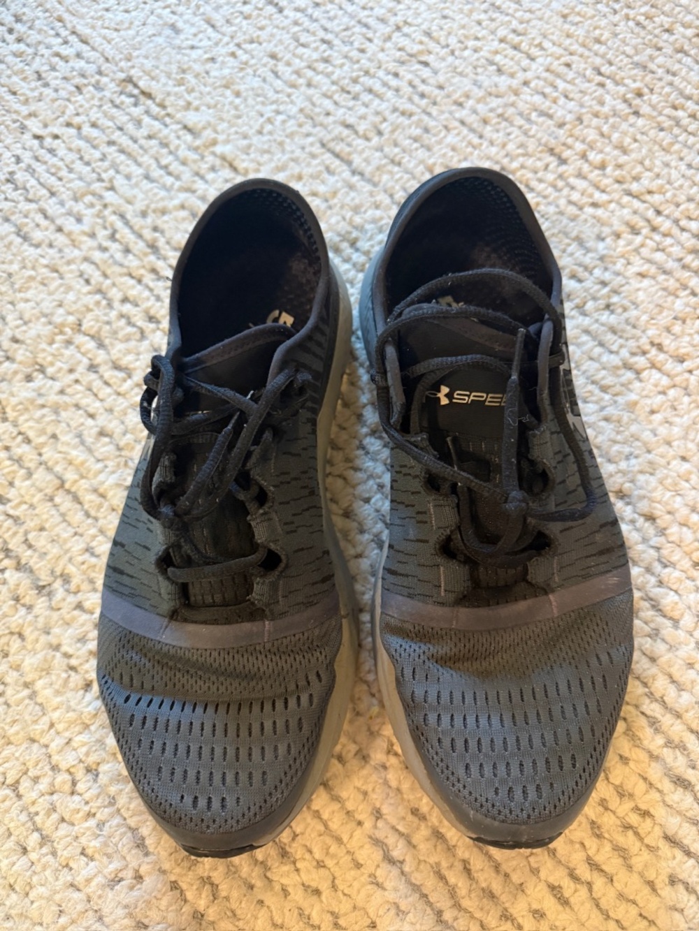 Under Armour mens 11.5 - Picture 2 of 5